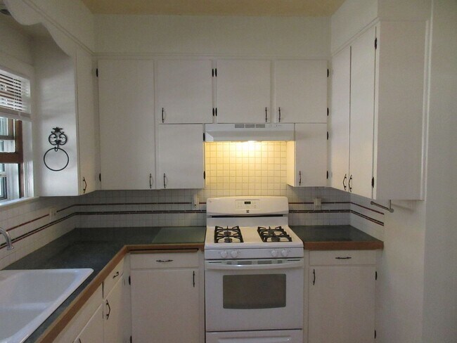 Foto del edificio - Charming 2 bedroom house by the Park