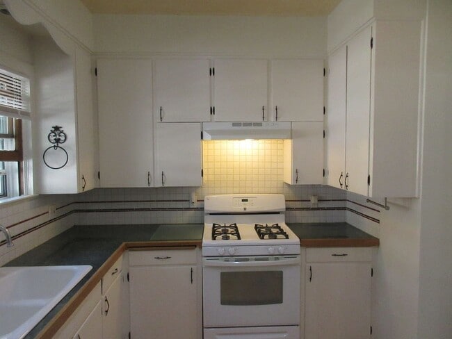 Foto del edificio - Charming Two Bedroom House by the Park