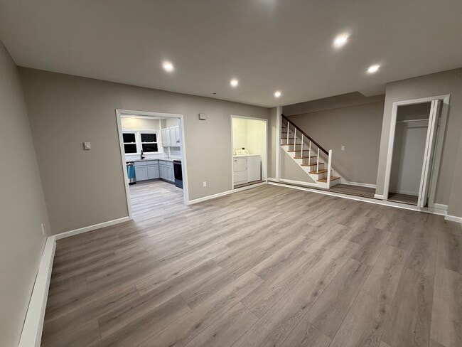 Building Photo - 735 Stafford Rd