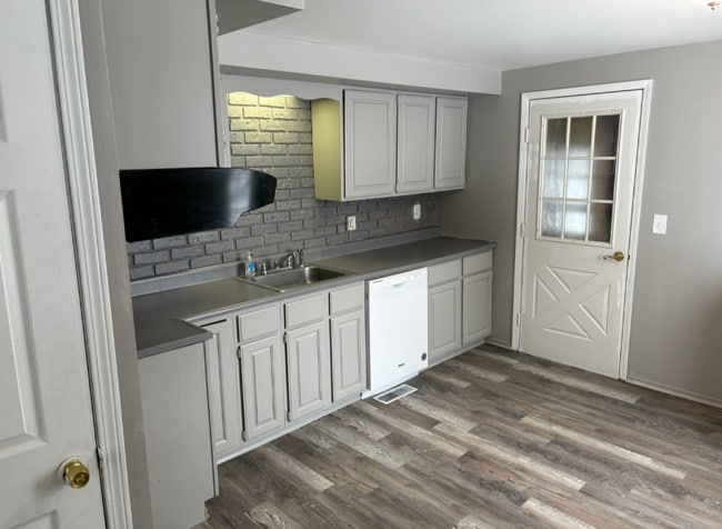 Building Photo - 25 Shelby Dr