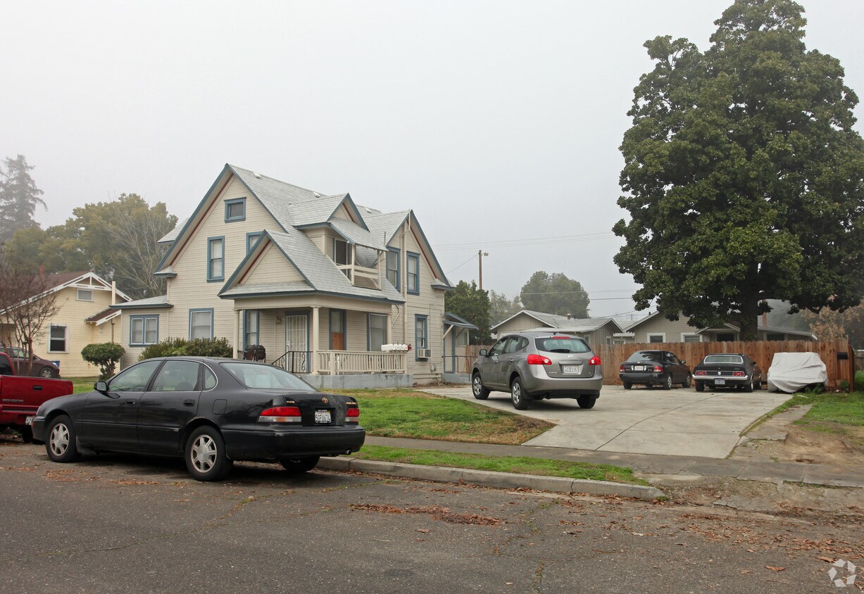 Primary Photo - 313 Florence St