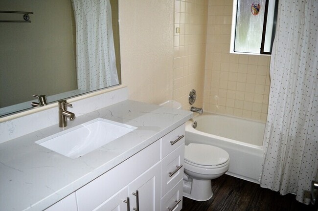 Foto del edificio - 9724 6th Ave NW