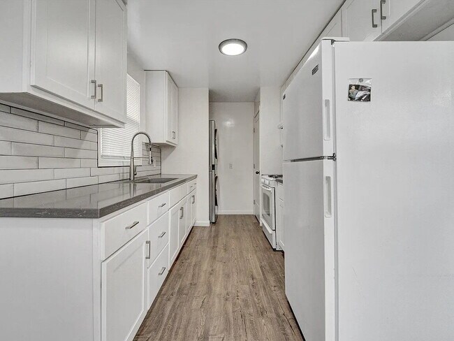 Foto del edificio - Now Available for Immediate Move-In