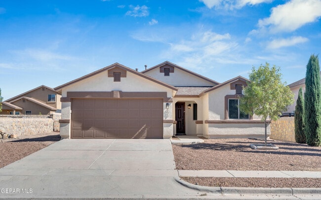 Building Photo - 803 Luisa St