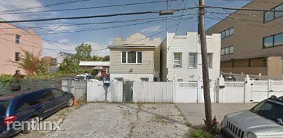 Primary Photo - 501 Emerald St