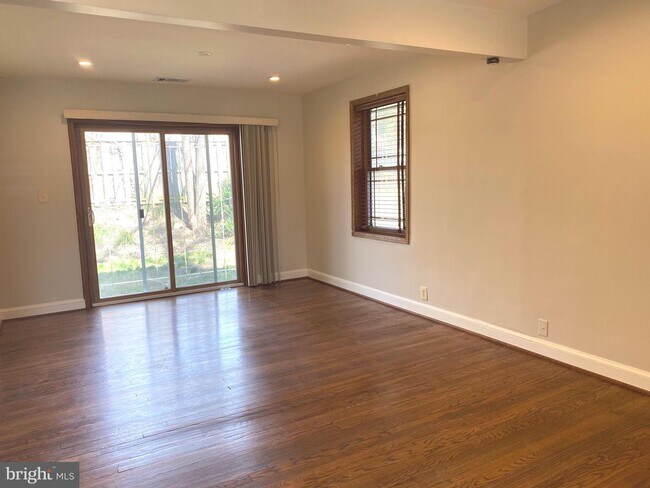 Building Photo - 4407 Chase Ave