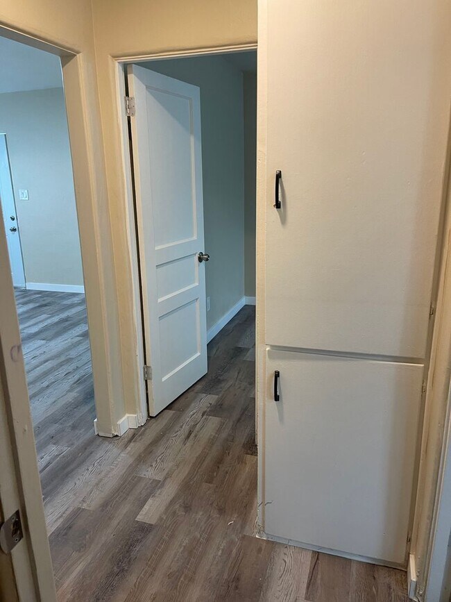 Building Photo - TOWER STREET  6930-6932 (DUPLEX)