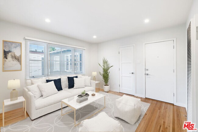 Foto del edificio - 625 1/2 Westmount Dr-