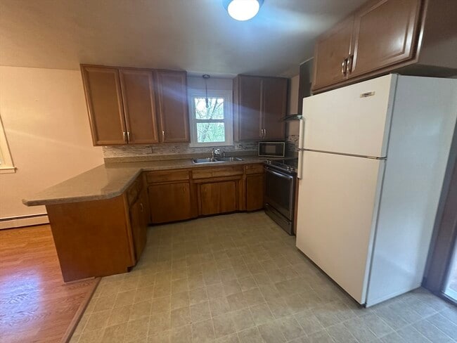 Building Photo - 242-244-244 Highland St