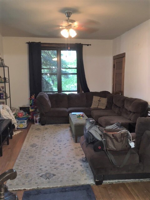 Foto principal - 2200 W Berteau Ave