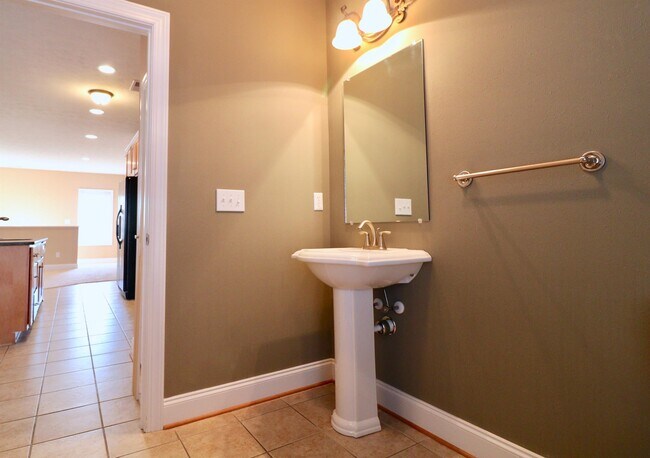 Foto del edificio - 102 Northwynd Cir