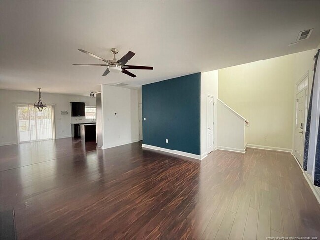 Building Photo - 184 Huzzas Cir