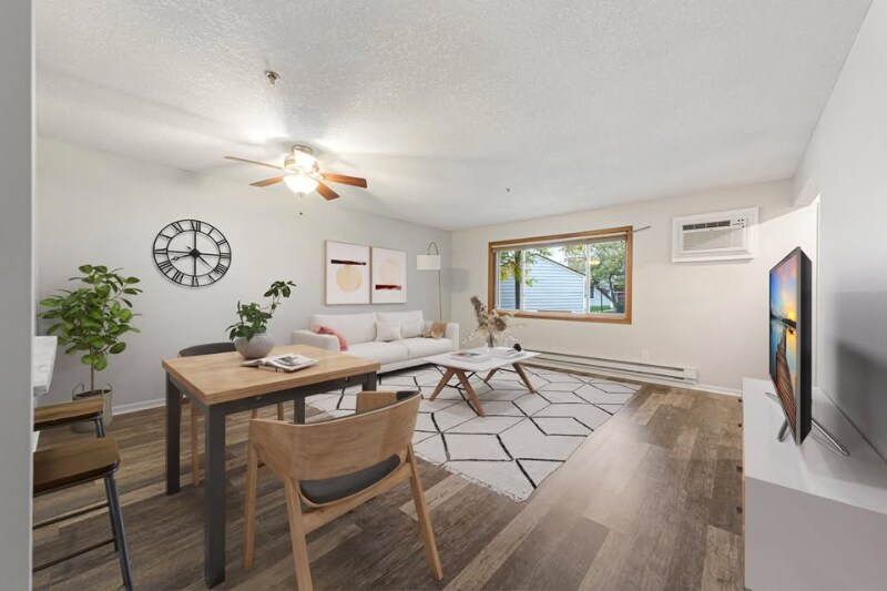 Foto principal - 2100 Ridge Dr