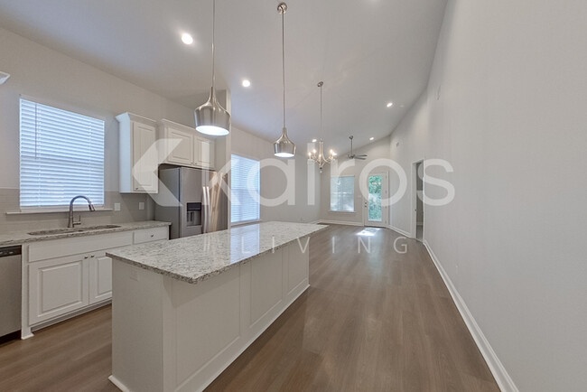 Foto del edificio - 4815 E Dacha Ln