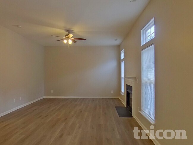 Building Photo - 5136 Sunburst Ln