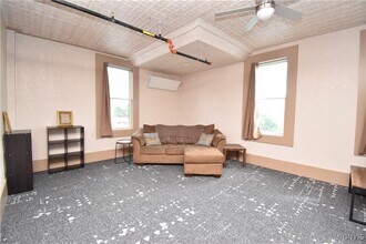 Building Photo - 152 Court 5 Ct