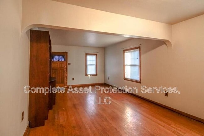 Foto del edificio - 7540 Van Buren Ave