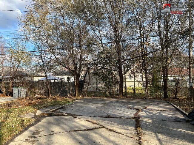 Building Photo - 4724 N 49th St