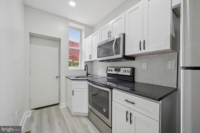 Building Photo - 6055 Allman St