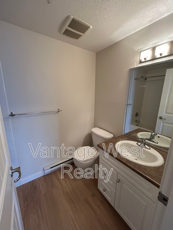 Building Photo - 140 Asher Rd