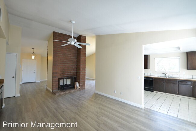Building Photo - 902 Clear Creek Canyon Dr