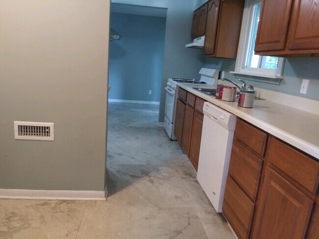 Foto del edificio - 4812 Raymond Rd