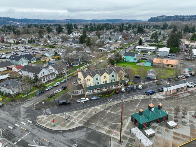 Building Photo - ALL UTILITES INCLUDED!  Electricity, Water, Sewer and Garbage included with rent.  SUMNER STATION...