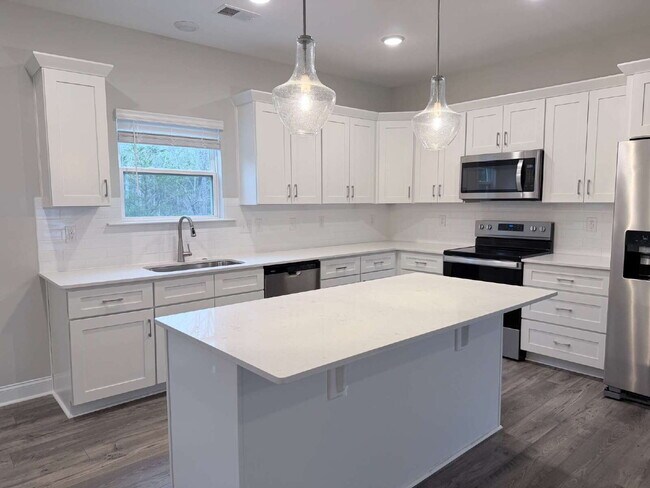 Foto del edificio - Spacious Townhome in The Springs of North Asheville