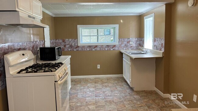 Building Photo - 117 Abernathy Ave