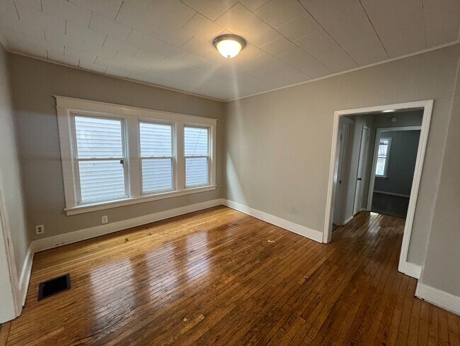 Foto del edificio - Updated and Spacious!