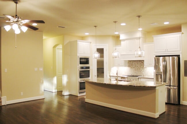 Building Photo - 508 Hidden Meadow Dr