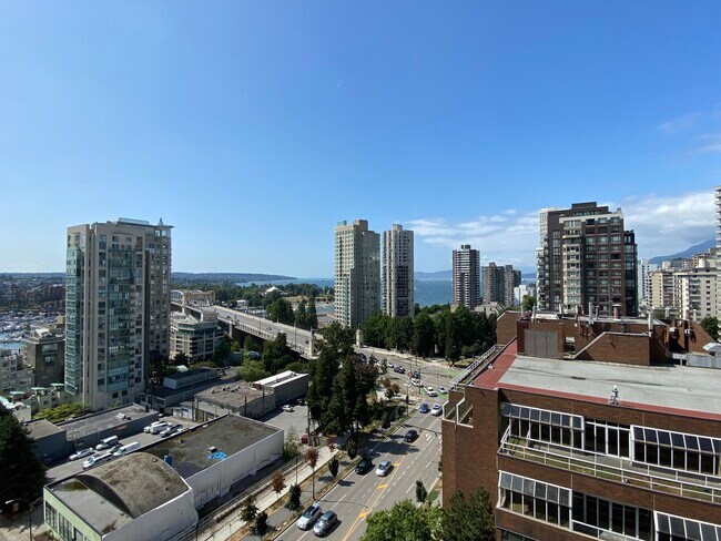 Photo du bâtiment - 889 Pacific St