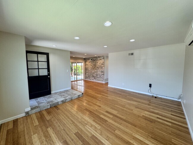 Building Photo - 3991 Rene Dr