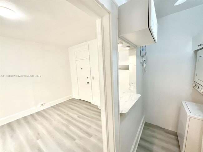 Building Photo - 124 Mendoza Ave
