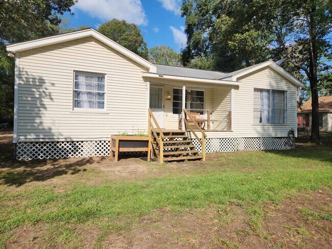 Building Photo - 16542 Redwood Ct