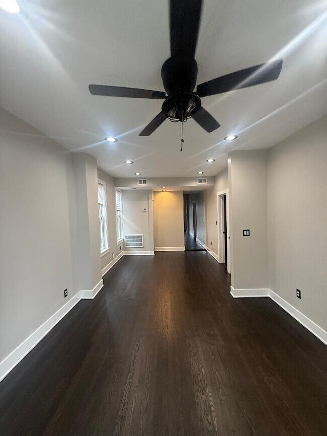 Foto del edificio - 3430 N Keeler Ave