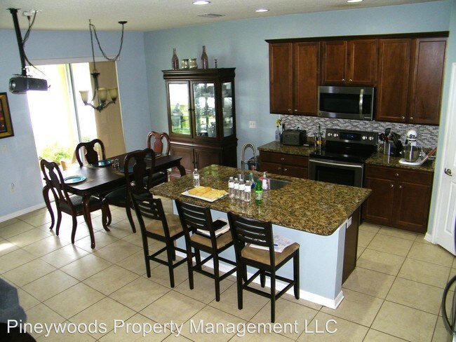 Building Photo - 9627 Oak Glade Ave