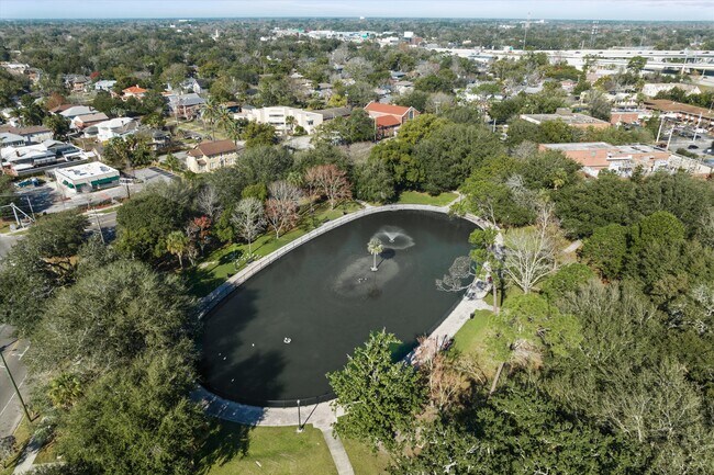 Foto del edificio - 2057 Dellwood Ave