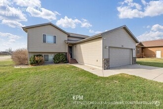 Building Photo - 631 Airway Ct