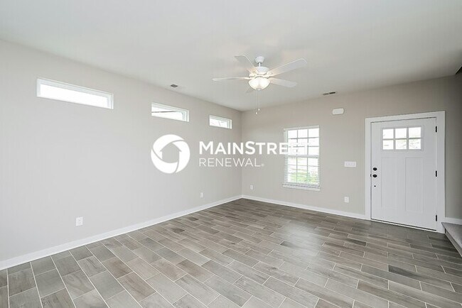 Foto del edificio - 4 Bedroom Pet-Friendly Home in Murfreesbor...
