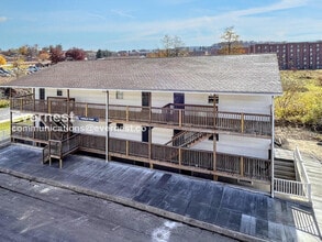 Building Photo - 19 Bob Cat Ct