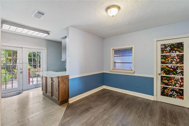 Building Photo - 2528 NW 29th St