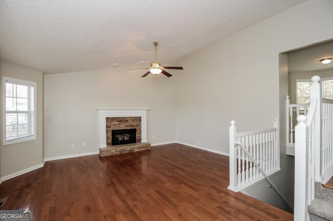 Foto del edificio - 125 Fairview Ln