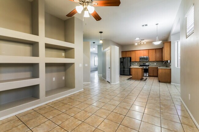 Building Photo - 322 E Calle Cano