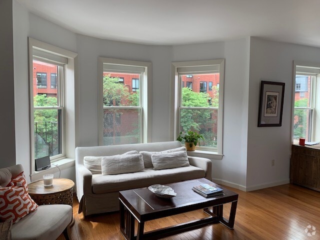 Building Photo - 177 Newbury St