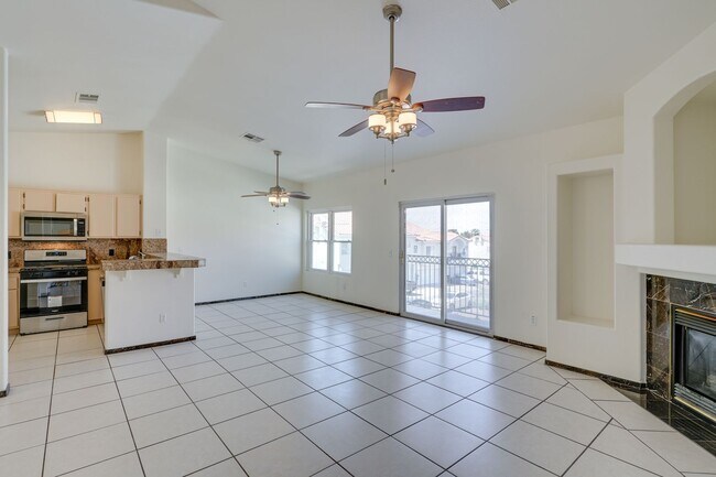 Foto del edificio - 6201 E Lake Mead Blvd