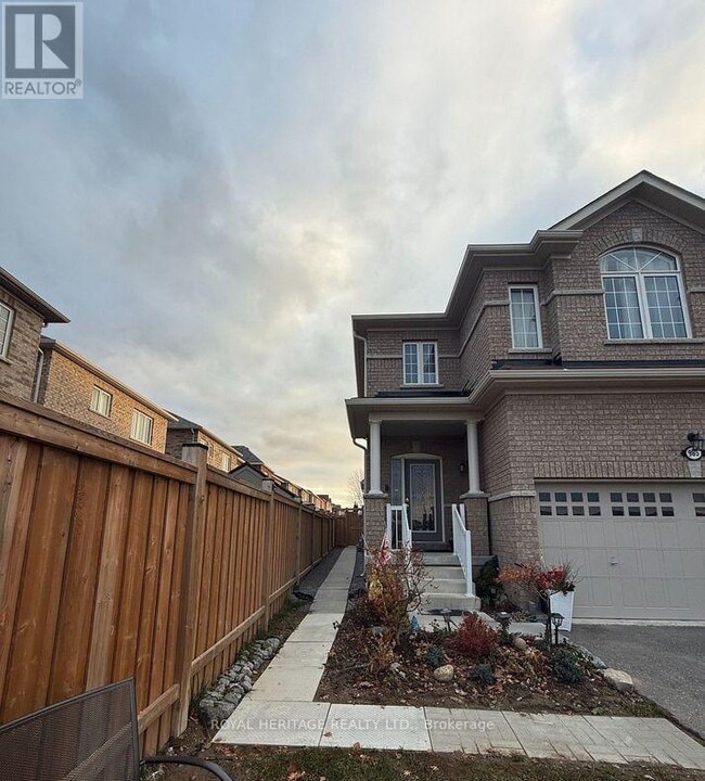 Building Photo - 985 Black Cherry Bsmt Dr