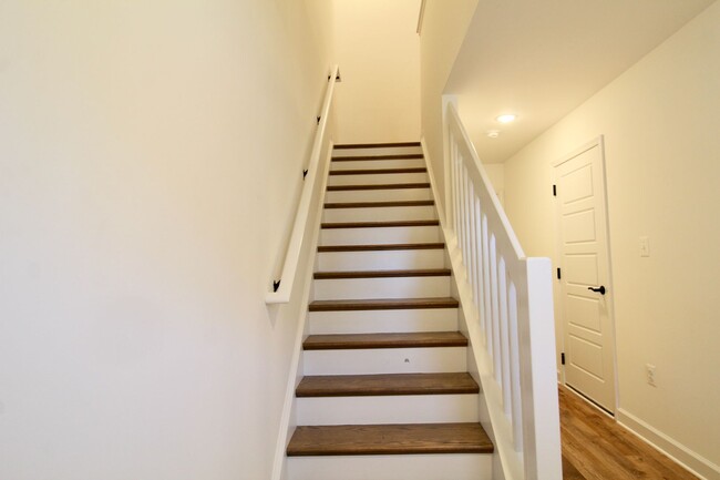 Building Photo - Brand-New Townhome for Rent – Available Now