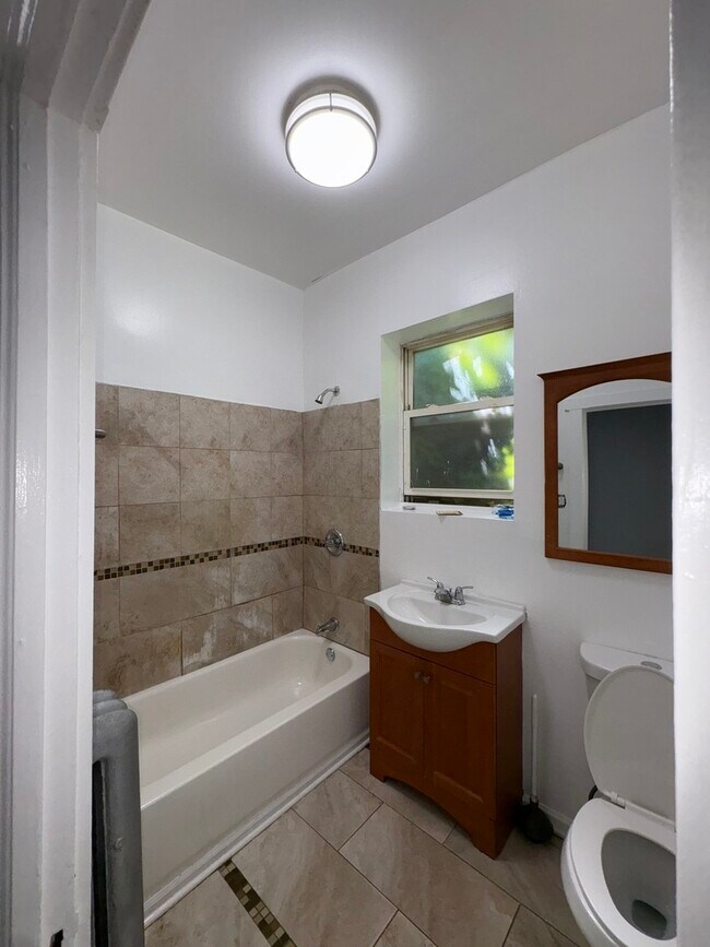 Foto del edificio - 6239 S Eberhart Ave