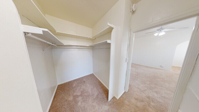 Building Photo - 1154 Oxley St